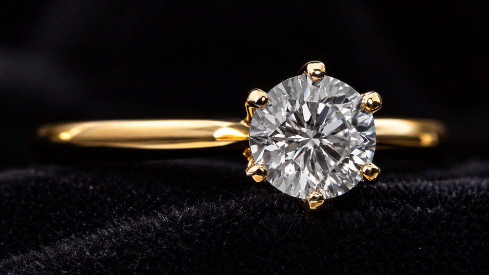 professional jewellery macro diamond facets