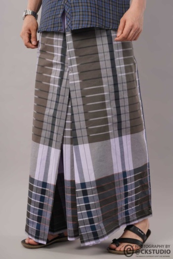 Shot of plaid sarong on gray background, Commercial Product Photography — Ckstudio