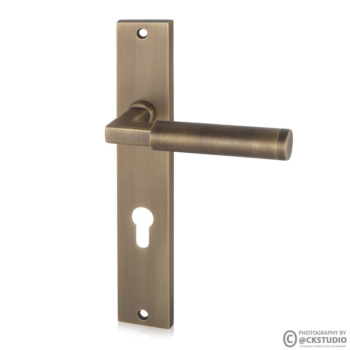 door lock photography