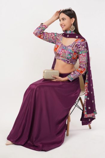 Bengali traditional attire on white background, fashion photography shot — Ckstudio