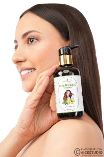 hair accessiores shampoo oil conditioner serum softner photography