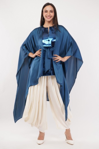 Shot of model wearing blue and white apparel on white background — Ckstudio, Commercial Product Photography