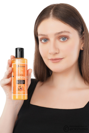 skincare face wash serum suncream moisturizer hair removel body lotion photography