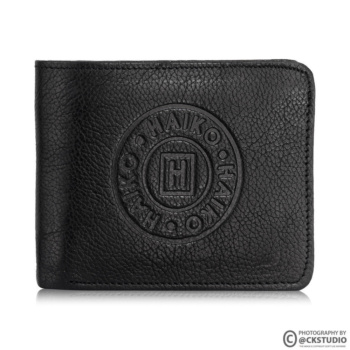Ckstudio shot of a black leather wallet on a clean white background — Commercial Product Photography.